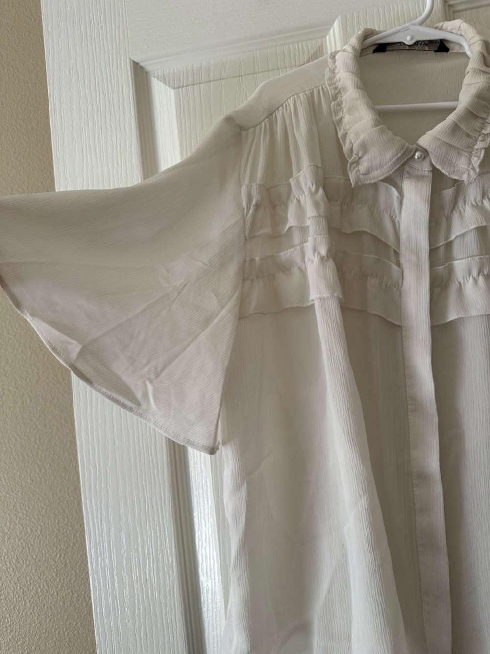 Zara Ivory Ruffled Pearl-Button Blouse - Picture 3 of 4